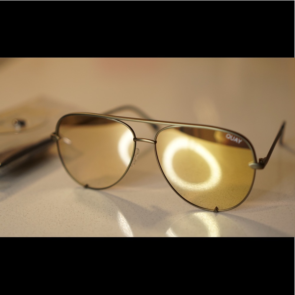 [QUAY x DESI PERKINS] HIGH KEY in green/gold USED - Picture 5 of 5